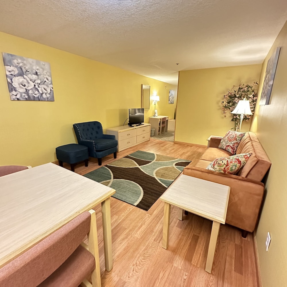 Timberland Inn & Suites - photo 58