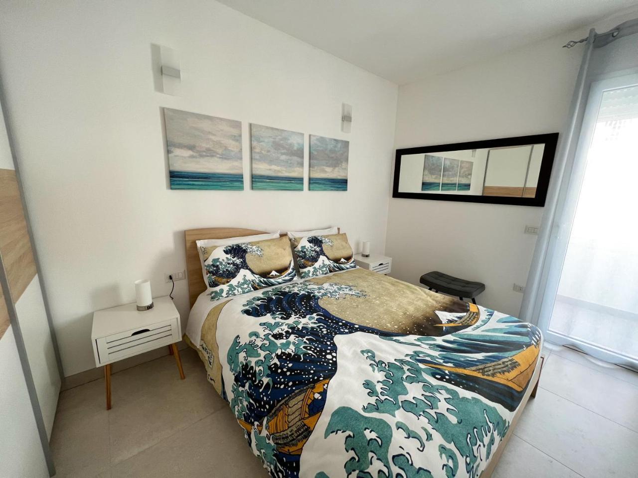 Sunnyside Apartment in Oristano, Italy