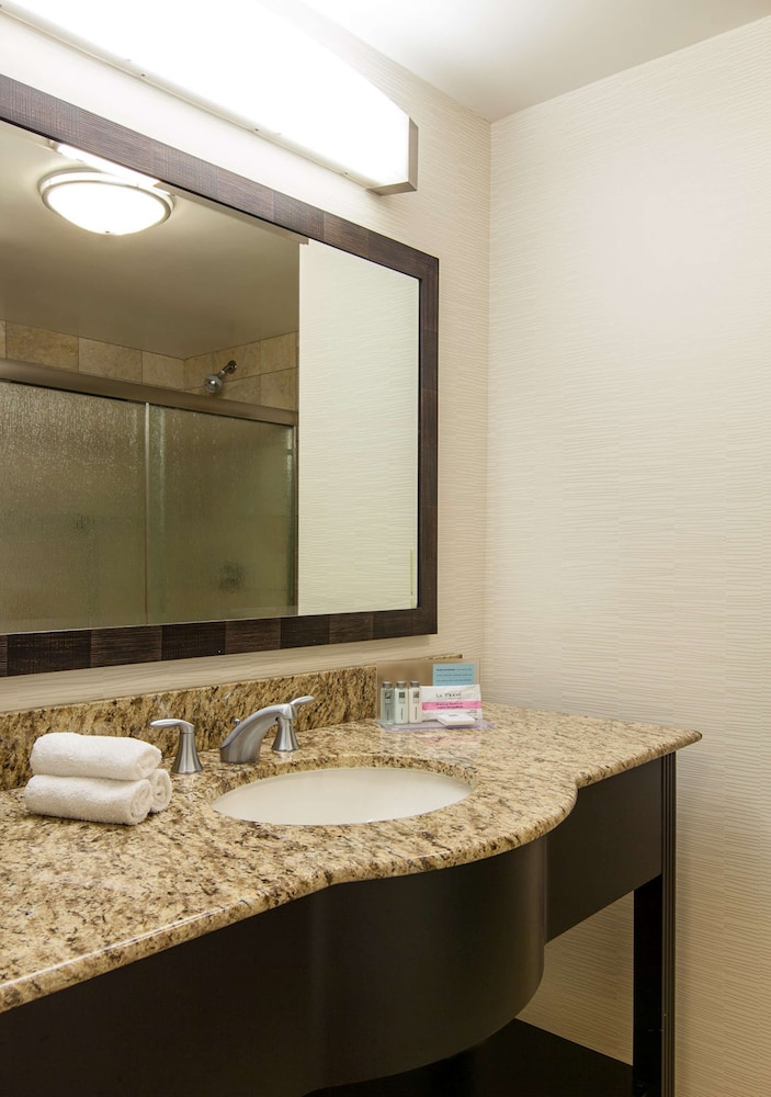 Hampton Inn & Suites Phoenix Chandler Fashion Center AZ - photo 16