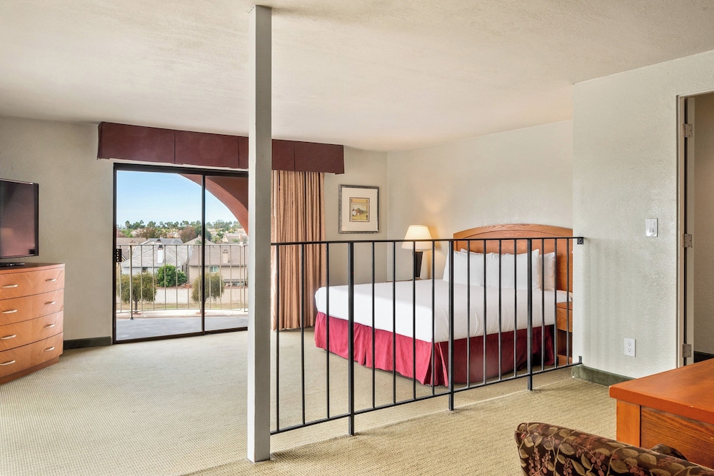 Golden Sails Hotel - photo 18