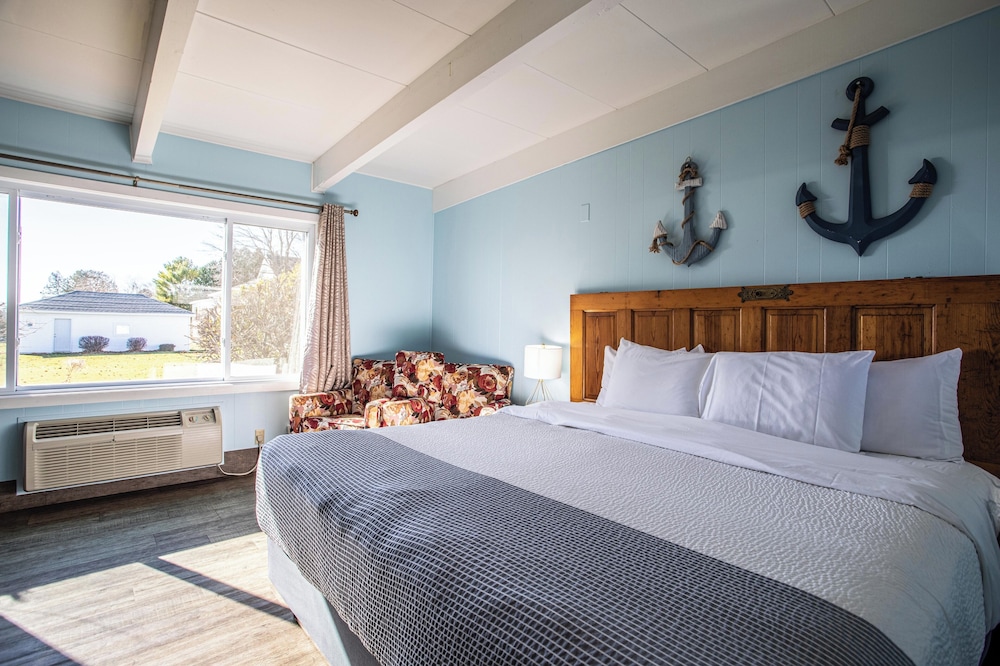 Beachfront Inn - photo 35
