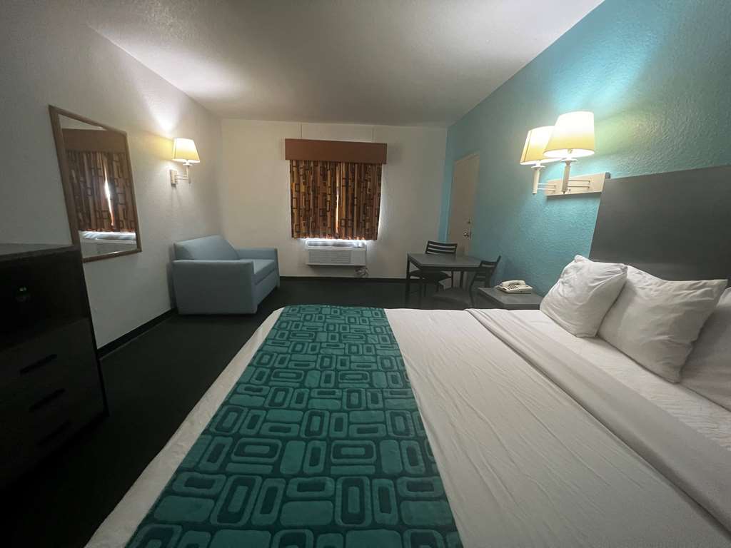Howard Johnson by Wyndham Galveston - photo 17