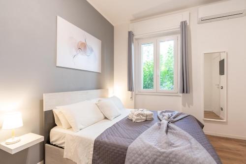 Central Modern Apartment Colosseo 10 Min — 4-Star Luxury Hotel in Rome, Italy