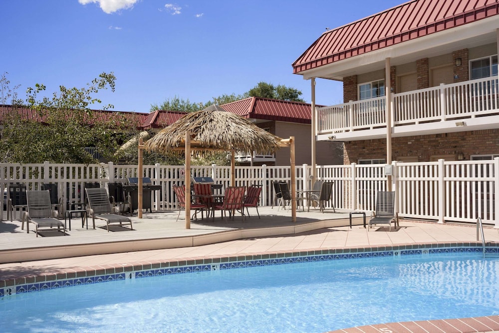 Days Inn by Wyndham Montrose - photo 31