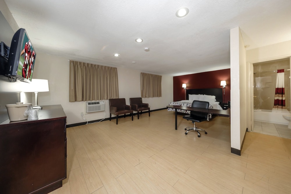 Red Roof Inn Jacksonville Cruise Port - photo 8