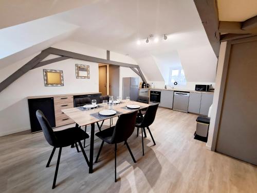 L’attique Confort Aere Centre Ville Netflix in Laval, France