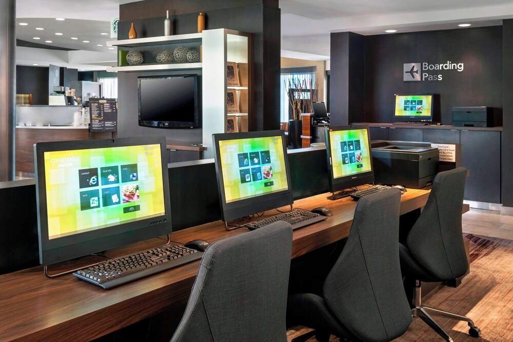 Courtyard by Marriott Newark Liberty International Airport - photo 15