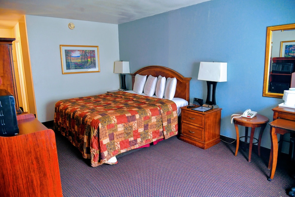 Douglas Inn & Conference Center - photo 15