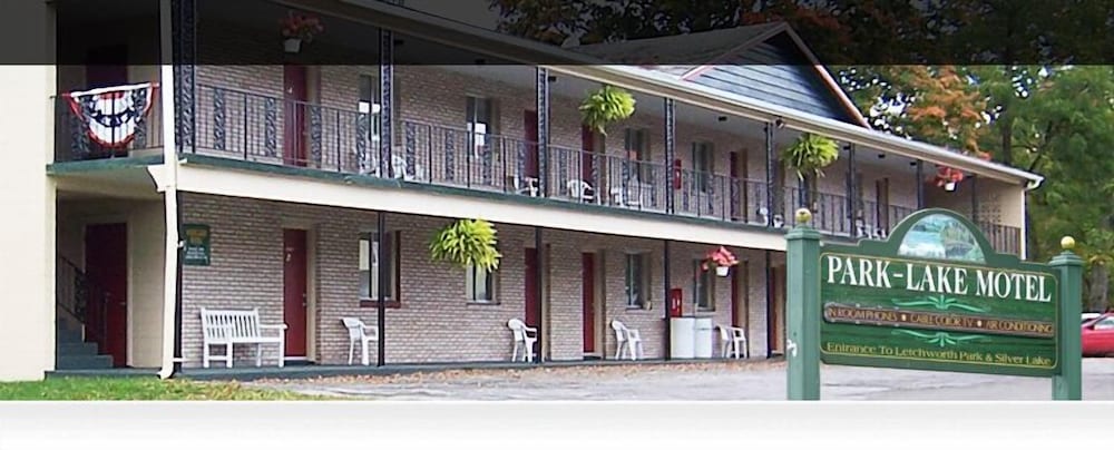 Park Lake Motel - carbon neutral hotel in Perry