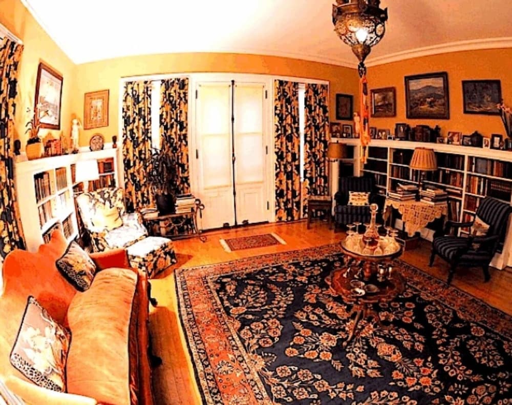 Whistler's Inn Bed & Breakfast - photo 23