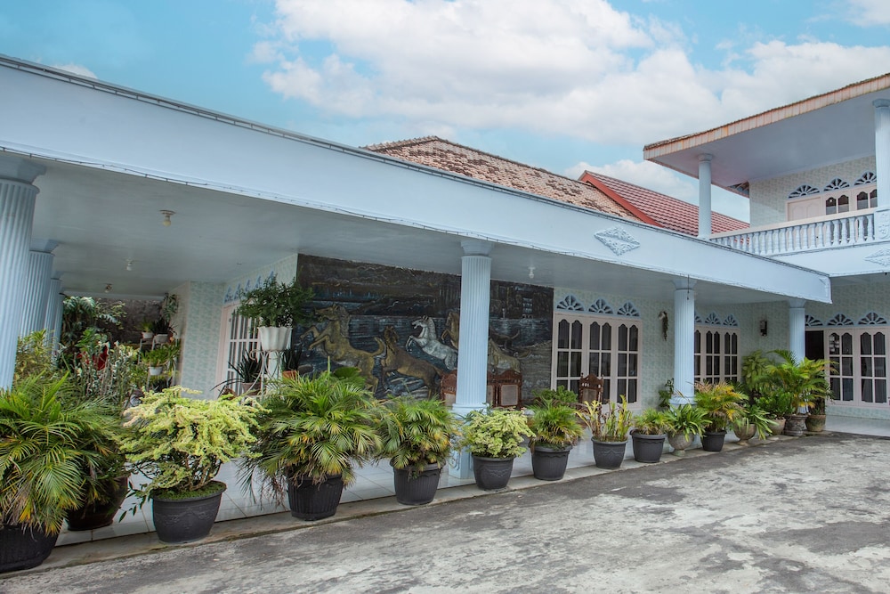 OYO Life 92803 Penginapan Purnama — hotel in Kayu Agung