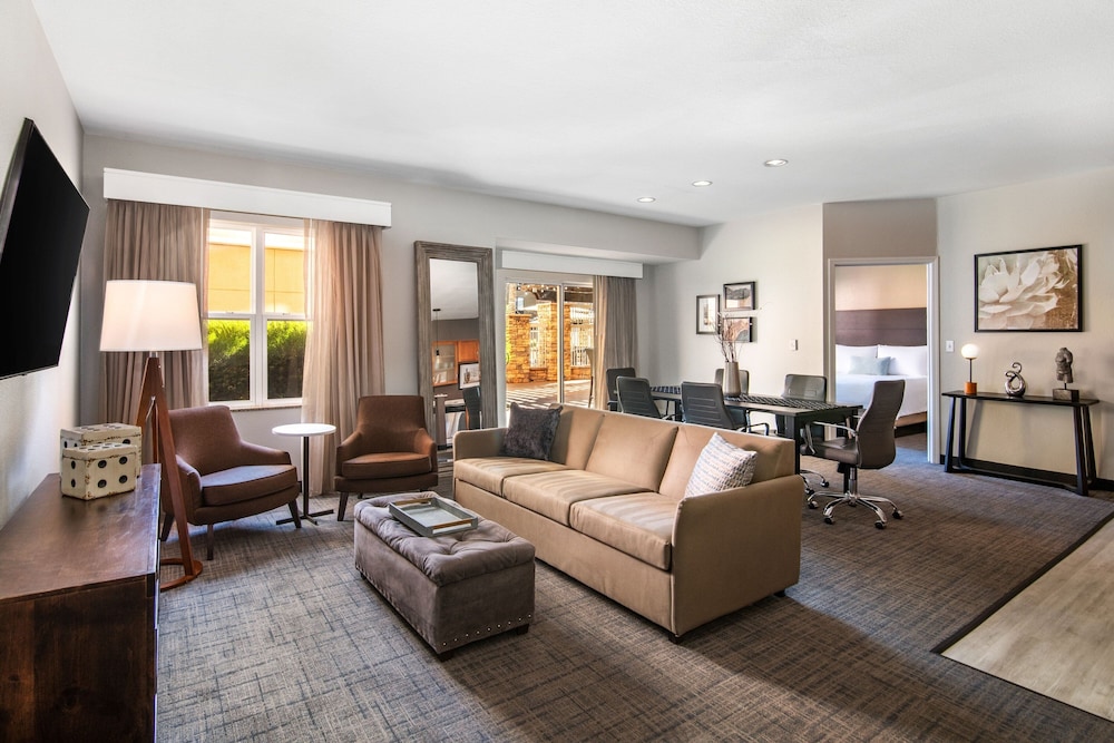 Residence Inn Phoenix Glendale Sports & Entertainment District - photo 9