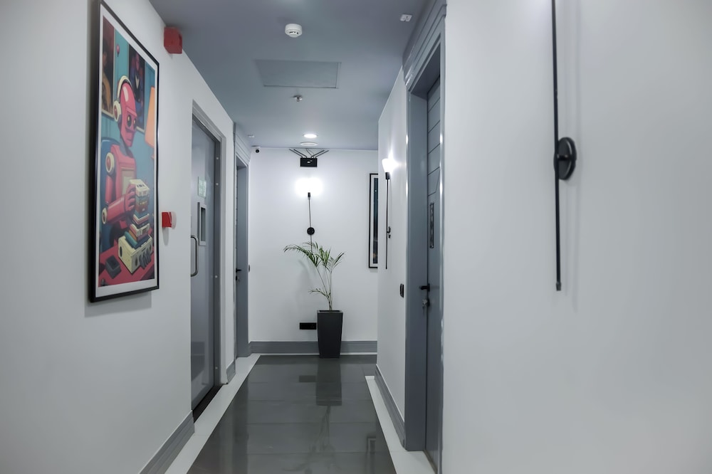 BedChambers Serviced Apartment Golf Course Gurgaon