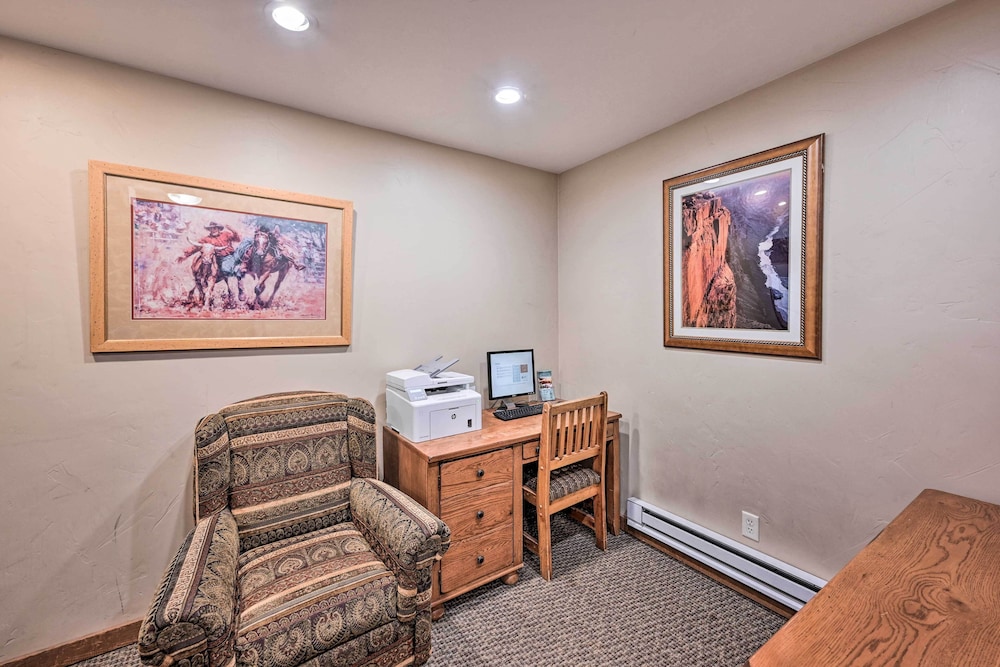 Upscale Condo w Balcony 1 2 Mi to Ski Resort - photo 15