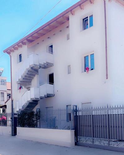 Karis Kairos — 4-Star Luxury Hotel in Santa Maria, Italy