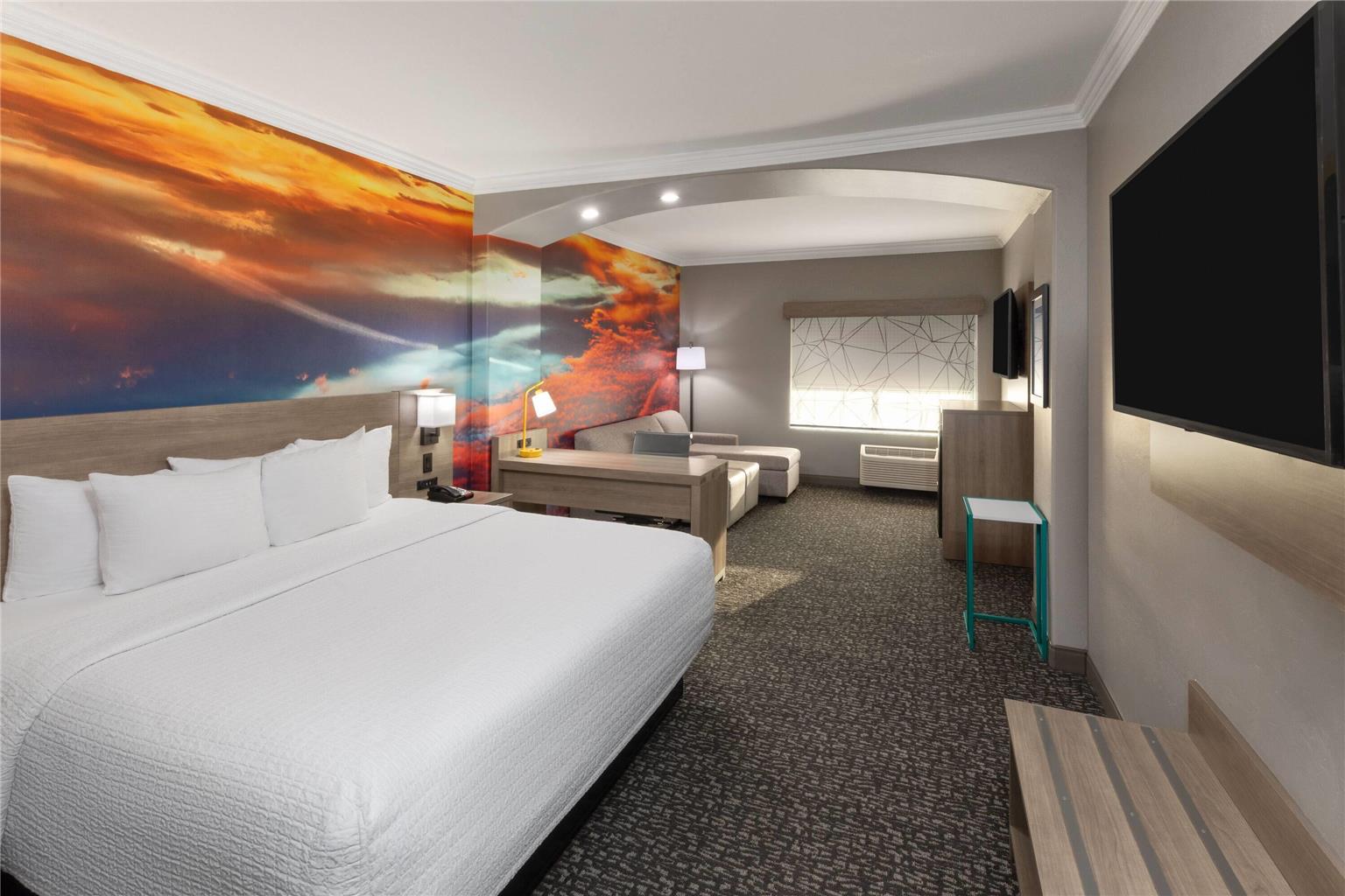 La Quinta Inn & Suites by Wyndham Oklahoma City Moore - photo 31