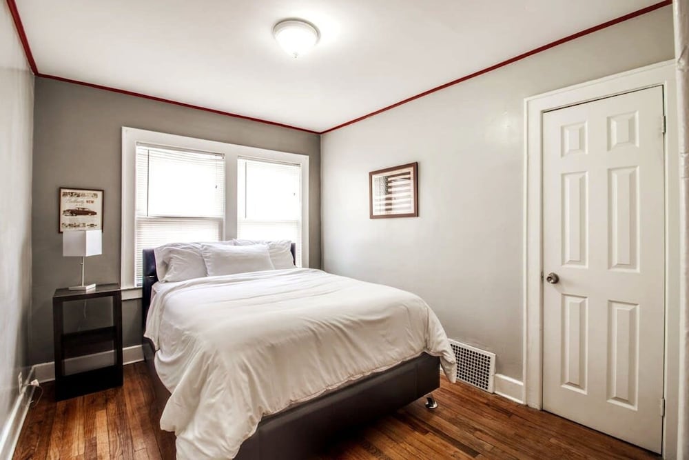 Automaniac Spot in the Heart of Pontiac 3 Beds 2 Baths - photo 26