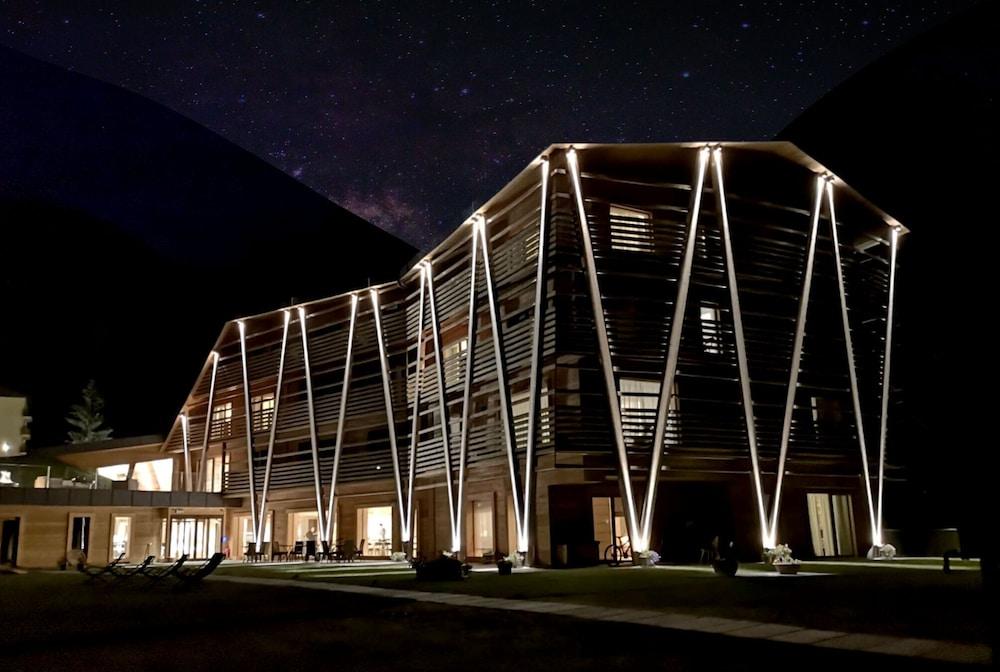Au Charmant Petit Lac Ecohotel Parc & Spa — Ayas — photo 2