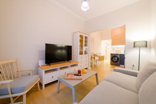New Modern 2nd Floor Apartment — 4-Star Luxury Hotel in Thessaloniki, Greece