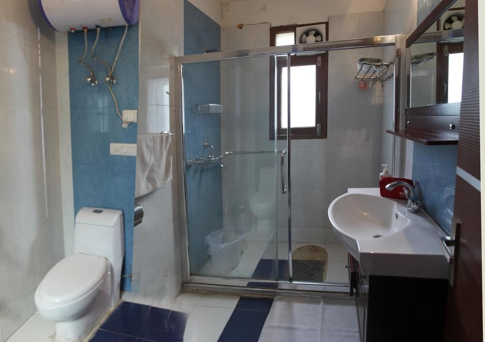 Oyo Premium Dlf Phase 4