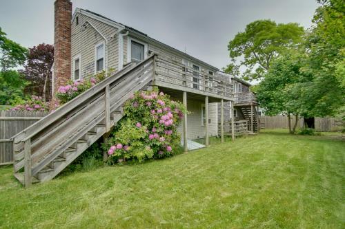 Less Than 1 Mi to Beach Family Friendly Falmouth Home — 4-Star Luxury Hotel in Falmouth, United States