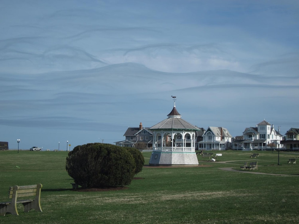 The Oak Bluffs Inn - photo 32