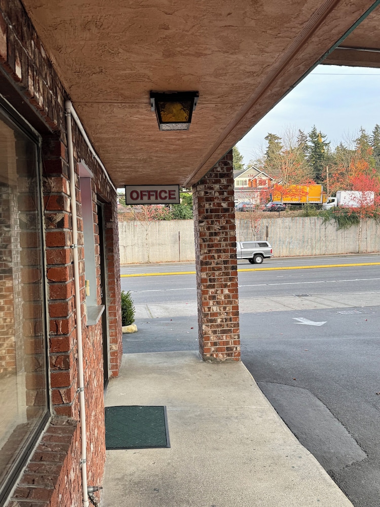 Federal Way Motel - photo 18