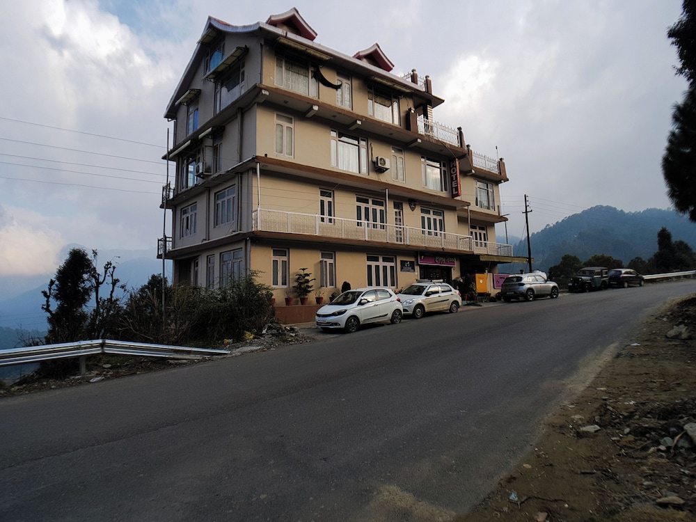 Hotel Cozy Nook in Dalhousie, India