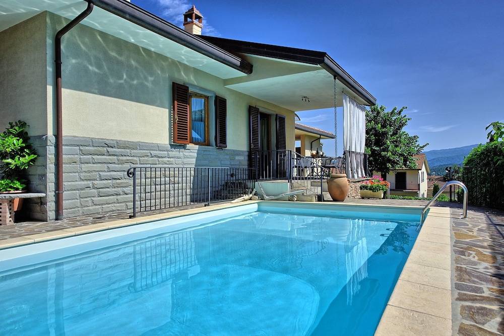 Villa Pratovecchio — 4-Star Luxury Hotel in Pratovecchio, Italy