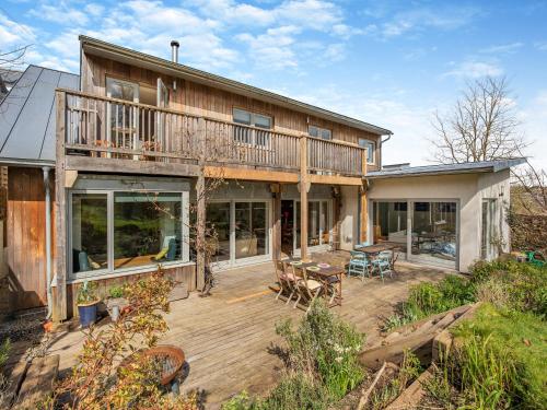 Earthspring Flat - carbon neutral hotel in Totnes