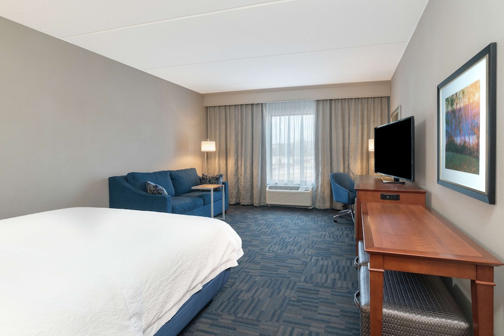 Hampton Inn & Suites Newburgh Stewart Airport - photo 17