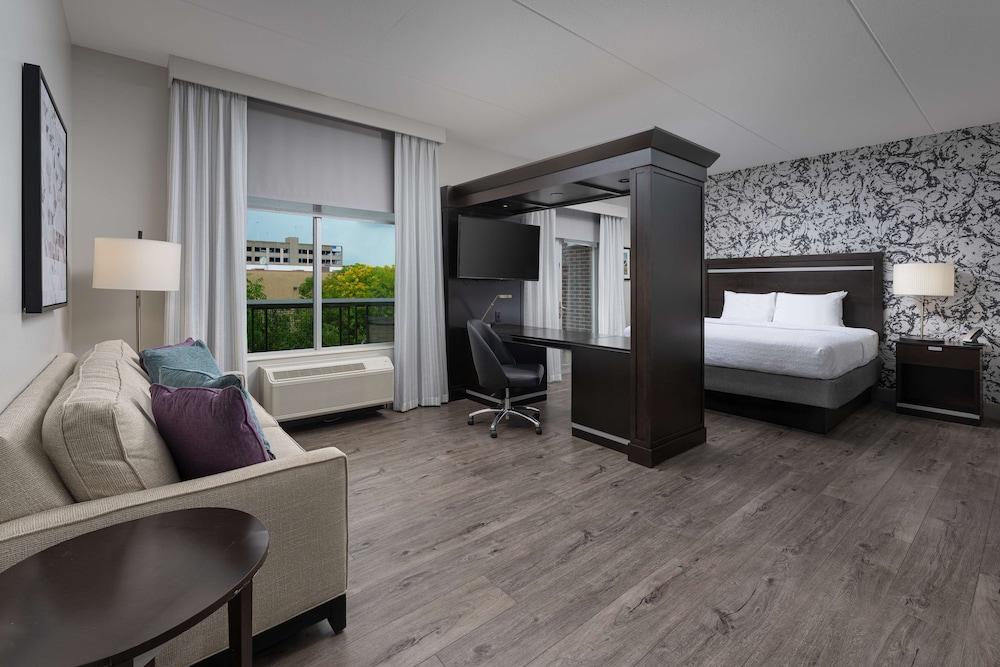 Hampton Inn & Suites Chattanooga Downtown - photo 11