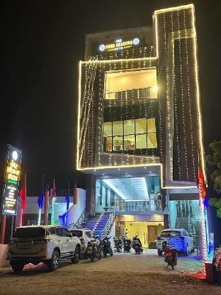 The Four Seasons Hotel in Sultanpur, India