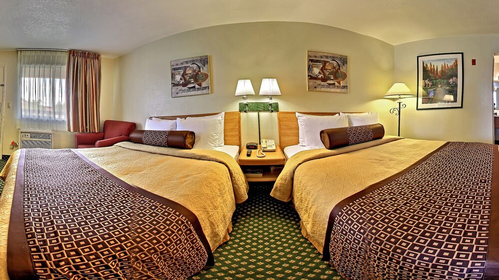 Quality Inn Oakland - photo 6