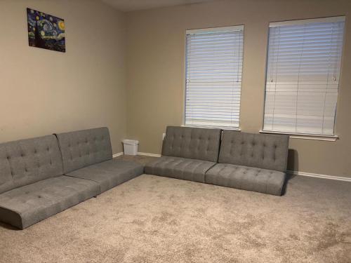 Spacious 3 Bedroom Rosenberg — 4-Star Luxury Hotel in Rosenberg, United States