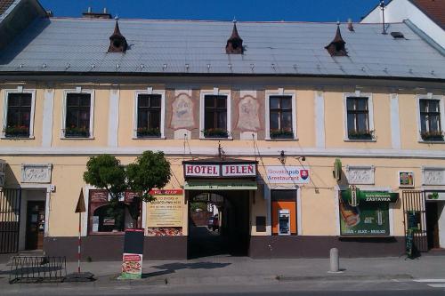 Hotel Jeleň — hotel in Pezinok
