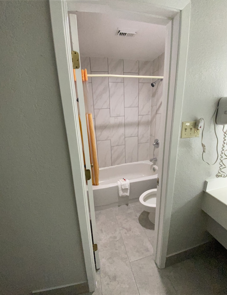 La Quinta Inn by Wyndham Tyler - photo 20