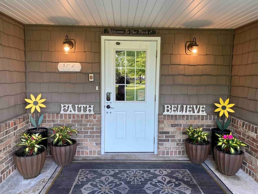 Arbor Rose Boutique Hotel — Arcola