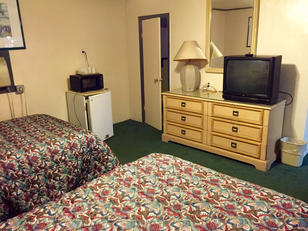 Cadillac Motel Fanning Springs - photo 9