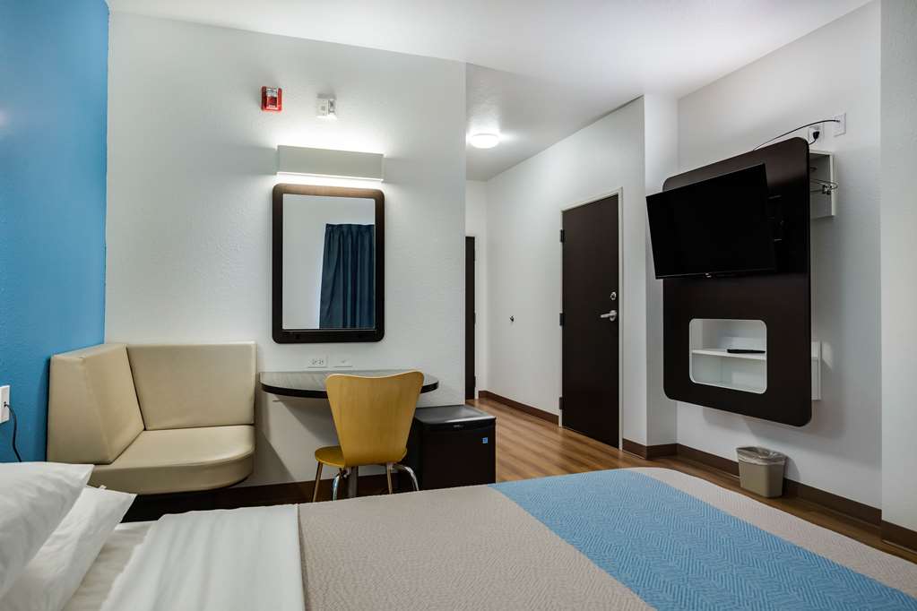 Motel 6 Poplar Bluff MO - photo 31