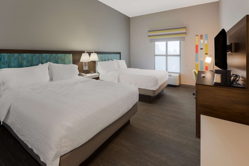 Hampton Inn & Suites Fredericksburg at Celebrate Virginia - photo 22