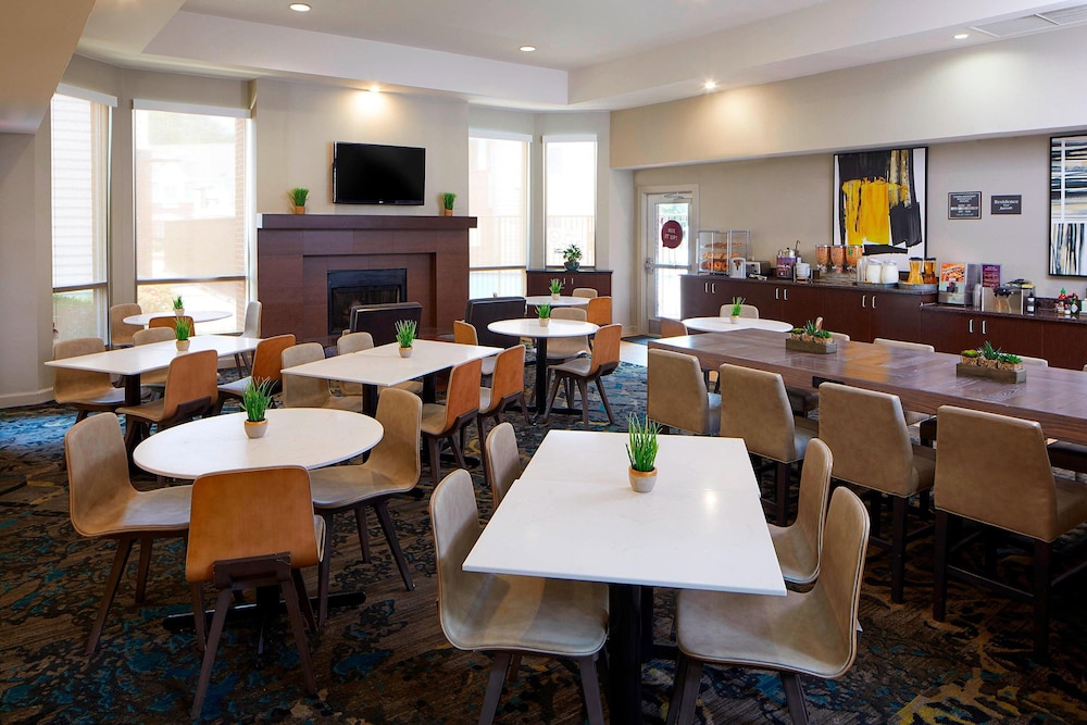Residence Inn by Marriott Atlanta Airport North Virginia Ave - photo 28