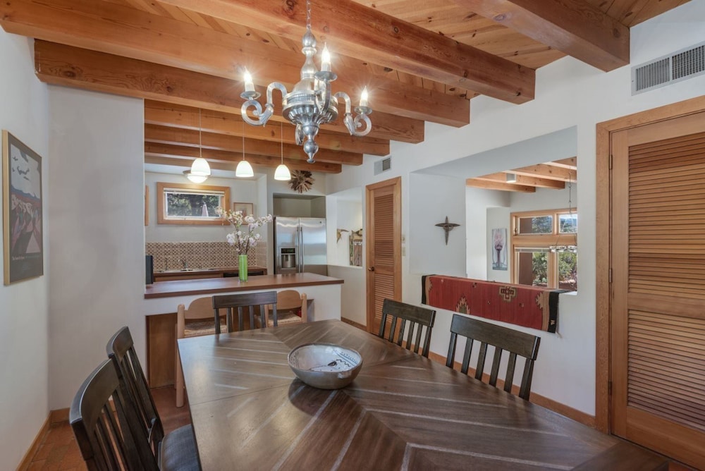 Acoma Majestic Views Near the Santa Fe Opera and Four Seasons in Tesuque - photo 9