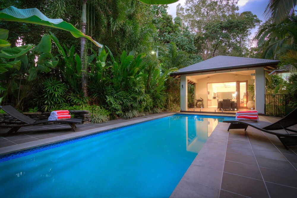 Innokenti — 4-Star Luxury Hotel in Port Douglas, Australia