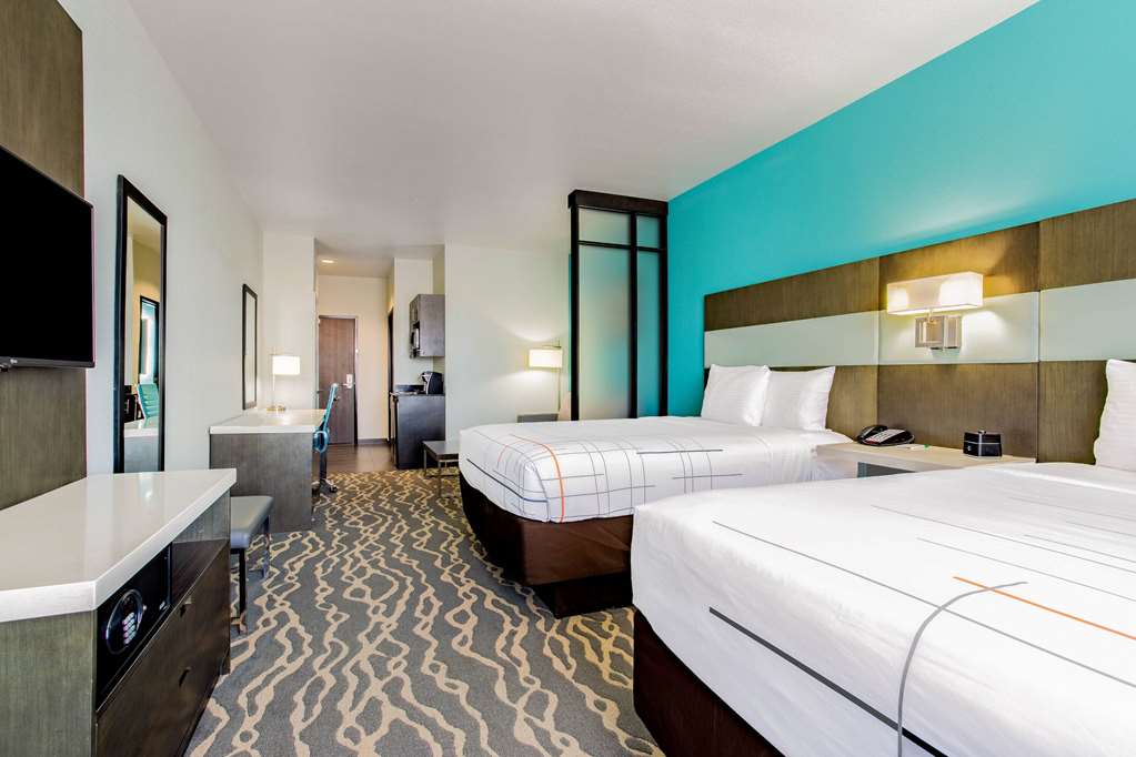 La Quinta Inn & Suites by Wyndham Northlake Fort Worth - photo 31
