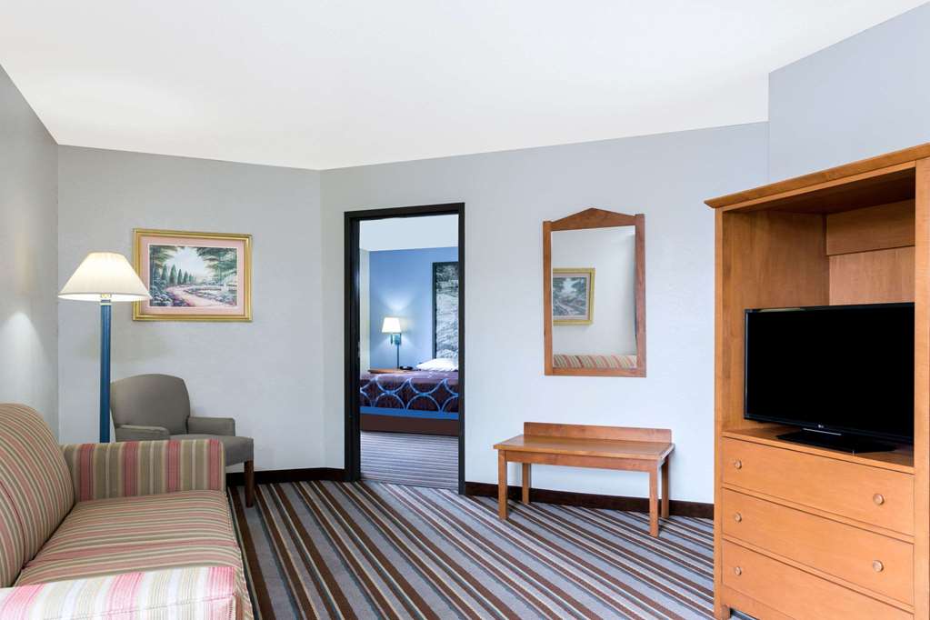 Super 8 by Wyndham Wisconsin Dells - photo 12