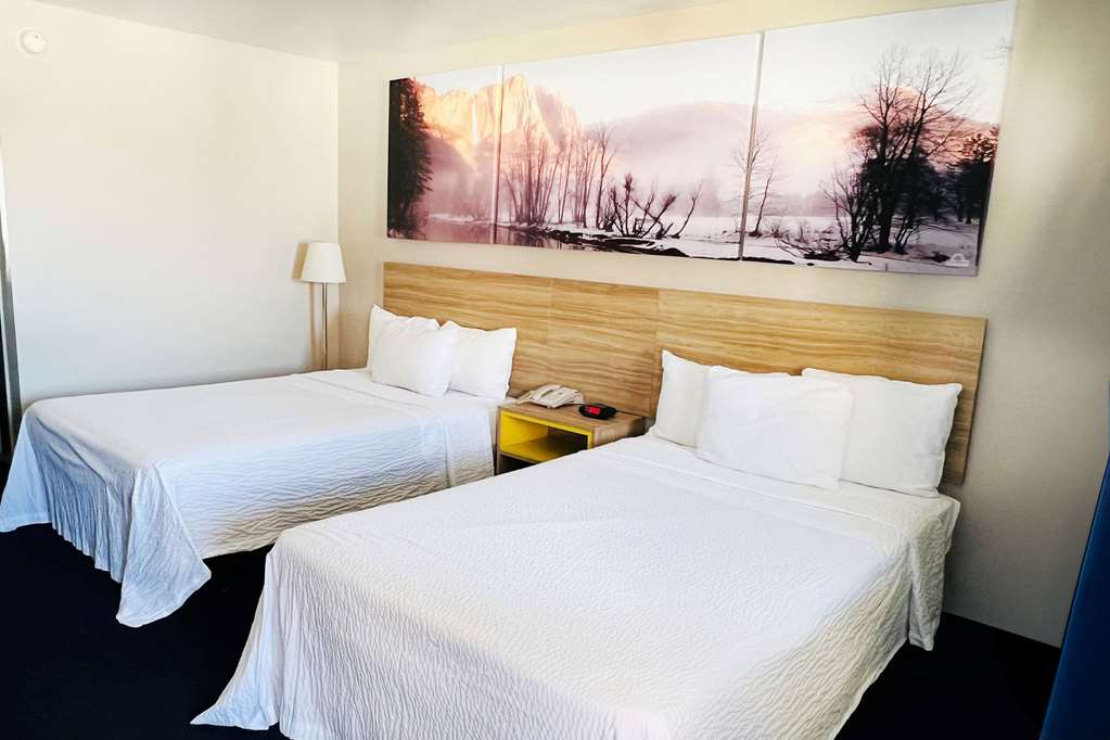 Days Inn by Wyndham Ridgecrest near China Lake Naval Station - photo 9