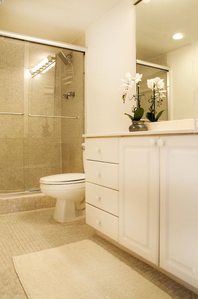 Sunny Isles Suites - photo 21