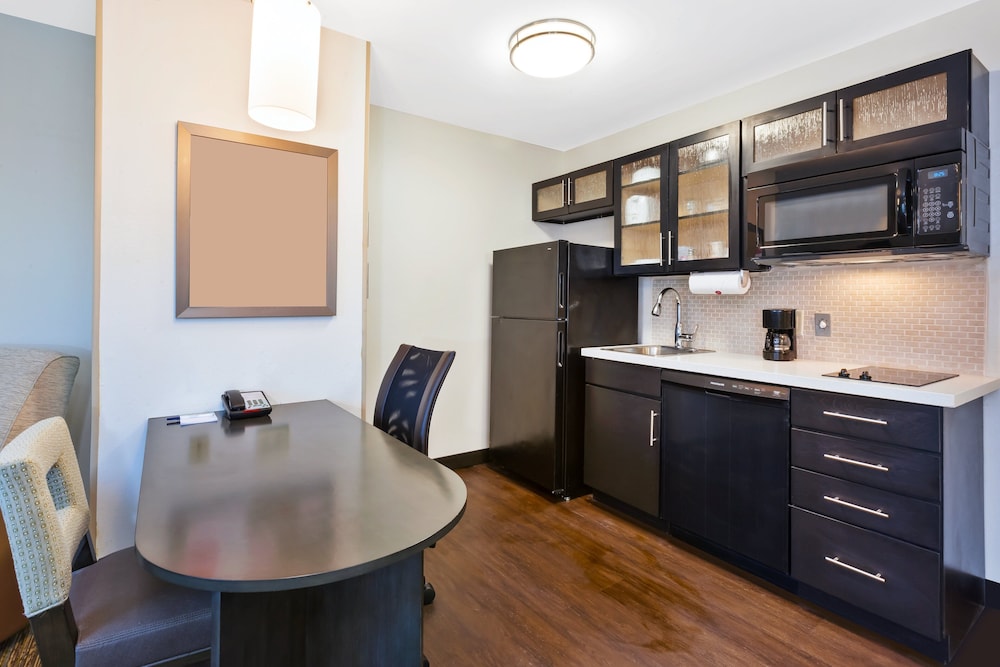 Candlewood Suites Huntersville by IHG - photo 22