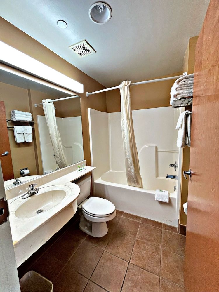 Welcome Inn & Suites - photo 21
